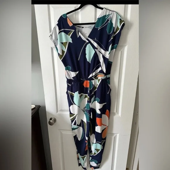Cuddl Duds Flexwear Short Sleeve Jumpsuit Floral Navy Multicolored Sz M - Picture 1 of 7
